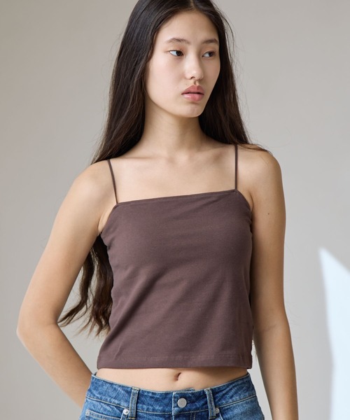 FOREVER 21（フォーエバー トゥエンティーワン）の「【2025SS】カップ付きベーシックキャミ（キャミソール・レディース・オフホワイト/ブルー/ブラック/ブラウン・SMALL/MEDIUM/LARGE）」の3枚目の写真