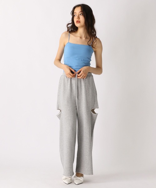 FOREVER 21（フォーエバー トゥエンティーワン）の「【2025SS】カップ付きベーシックキャミ（キャミソール・レディース・オフホワイト/ブルー/ブラック/ブラウン・SMALL/MEDIUM/LARGE）」の5枚目の写真