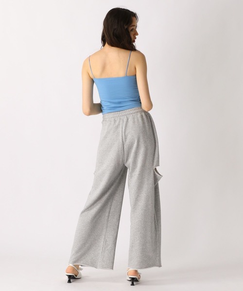 FOREVER 21（フォーエバー トゥエンティーワン）の「【2025SS】カップ付きベーシックキャミ（キャミソール・レディース・オフホワイト/ブルー/ブラック/ブラウン・SMALL/MEDIUM/LARGE）」の6枚目の写真