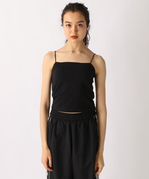 FOREVER 21（フォーエバー トゥエンティーワン）の「【2025SS】カップ付きベーシックキャミ（キャミソール・レディース・オフホワイト/ブルー/ブラック/ブラウン・SMALL/MEDIUM/LARGE）」の9枚目の写真