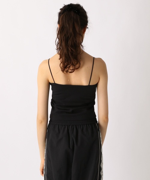 FOREVER 21（フォーエバー トゥエンティーワン）の「【2025SS】カップ付きベーシックキャミ（キャミソール・レディース・オフホワイト/ブルー/ブラック/ブラウン・SMALL/MEDIUM/LARGE）」の11枚目の写真