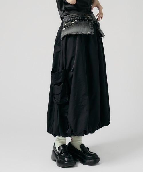 ROOPTOKYO(ループトウキョウ)の「Denim Layerd Cargo Skirt / デニムレイヤード カーゴスカート 秋物 秋服 2026年秋冬(スカート・レディース・ブラック/ベージュ/ブルー系その他/ブルー・FREE)」の2枚目の写真