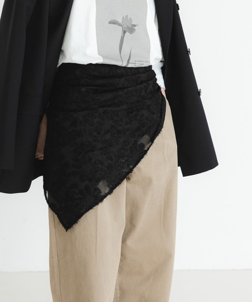 URBAN RESEARCH（アーバンリサーチ）の「カットジャガードスカーフ（バンダナ/スカーフ・レディース・ブラック/オフホワイト・FREE）」の2枚目の写真