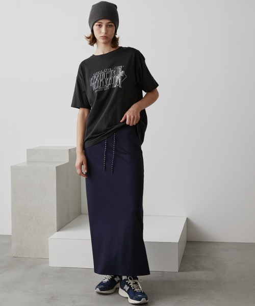 Auntie Rosa Holiday(アンティローザホリデー)の「テニスクラブTEE(Tシャツ/カットソー・レディース・チャコールグレー/ピンク/アイボリー・FREE)」の4枚目の写真
