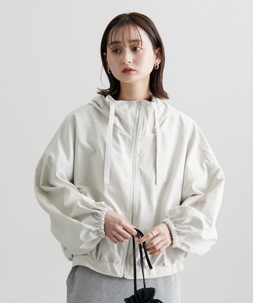 nissen（ニッセン）の「フード付ショートマウンパ（マウンテンパーカー・レディース・アイボリー/ブラック/ライトカーキ・M）」の4枚目の写真