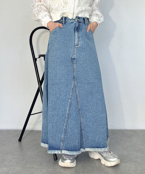 AS KNOW AS plus(アズノゥアズプラス)の「●リメイク風デニムロングスカート(デニムスカート・レディース・ブラック/ブルー/ケミカルウォッシュ・FREE)」の4枚目の写真