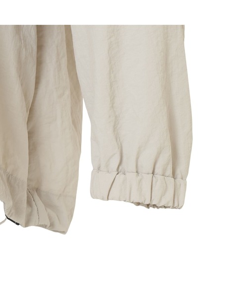 NANGA（ナンガ）の「NYLON TUSSER JKT W ナイロンタッサー ジャケット (レディース)（ブルゾン・レディース・ブラック/アイボリー/ラベンダー/オレンジ・S/M/L）」の21枚目の写真