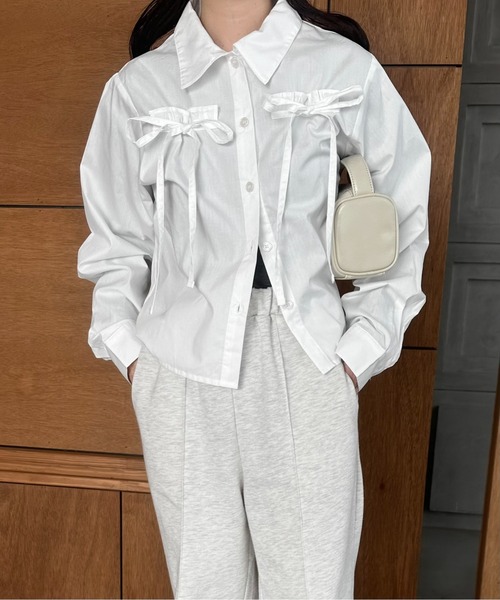 lawgy(ラウジー)の「front ribbon short shirt / フロントリボンショートシャツ(シャツ/ブラウス・レディース・チャコールグレー/ピンク/ホワイト・FREE)」の7枚目の写真