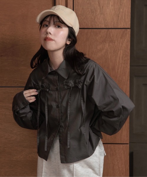 lawgy(ラウジー)の「front ribbon short shirt / フロントリボンショートシャツ(シャツ/ブラウス・レディース・チャコールグレー/ピンク/ホワイト・FREE)」の12枚目の写真