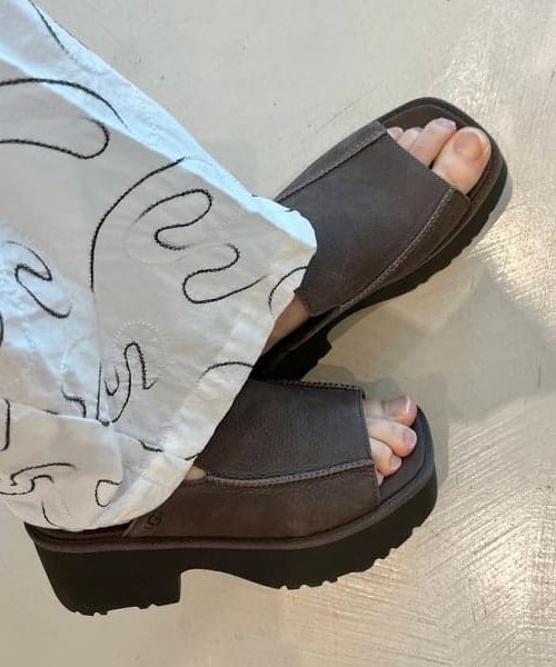 セール】UGG(R) for Ray BEAMS / New Heights Slide / アグ