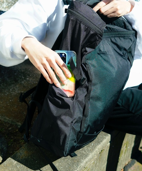 THRASHER(スラッシャー)の「RUNNING PUSH BOX BACKPACK 30L/スラッシャー大容量バックパック(リュックサック)(バックパック/リュック・メンズ・ブラック×ゴールド/ブラック×ブラック/ブラック×ホワイト・FREE)」の22枚目の写真