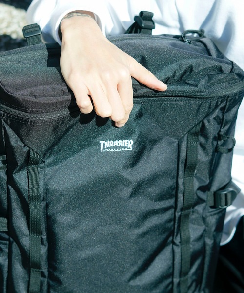 THRASHER(スラッシャー)の「RUNNING PUSH BOX BACKPACK 30L/スラッシャー大容量バックパック(リュックサック)(バックパック/リュック・メンズ・ブラック×ゴールド/ブラック×ブラック/ブラック×ホワイト・FREE)」の15枚目の写真