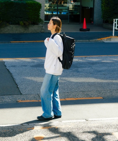 THRASHER(スラッシャー)の「RUNNING PUSH BOX BACKPACK 30L/スラッシャー大容量バックパック(リュックサック)(バックパック/リュック・メンズ・ブラック×ゴールド/ブラック×ブラック/ブラック×ホワイト・FREE)」の7枚目の写真