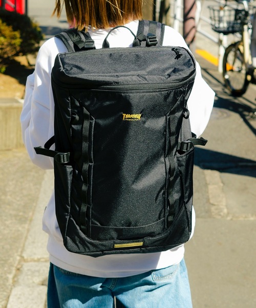 THRASHER(スラッシャー)の「RUNNING PUSH BOX BACKPACK 30L/スラッシャー大容量バックパック(リュックサック)(バックパック/リュック・メンズ・ブラック×ゴールド/ブラック×ブラック/ブラック×ホワイト・FREE)」の11枚目の写真