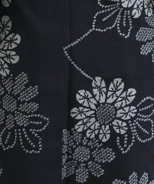 utatane（ウタタネ）の「手染め注染浴衣3点セット utatane×注染工房 赤坂紬 ブラックに露芝小菊（浴衣・レディース・ブラック・FREE）」の8枚目の写真