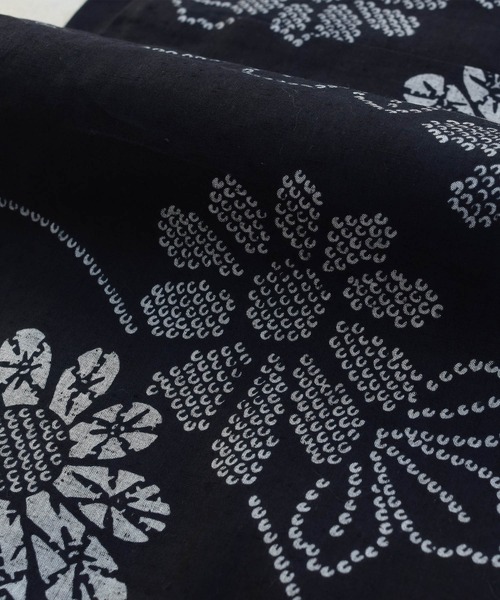 utatane（ウタタネ）の「手染め注染浴衣3点セット utatane×注染工房 赤坂紬 ブラックに露芝小菊（浴衣・レディース・ブラック・FREE）」の11枚目の写真