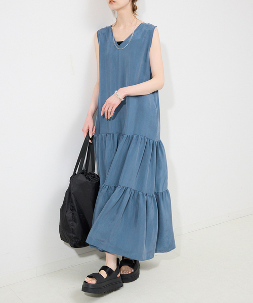 美品 スローブイエナ SIDOGRAS ポプリンスキッパーワンピース ブルー セール】フィブリルティアードワンピース(ワンピース)|SLOBE