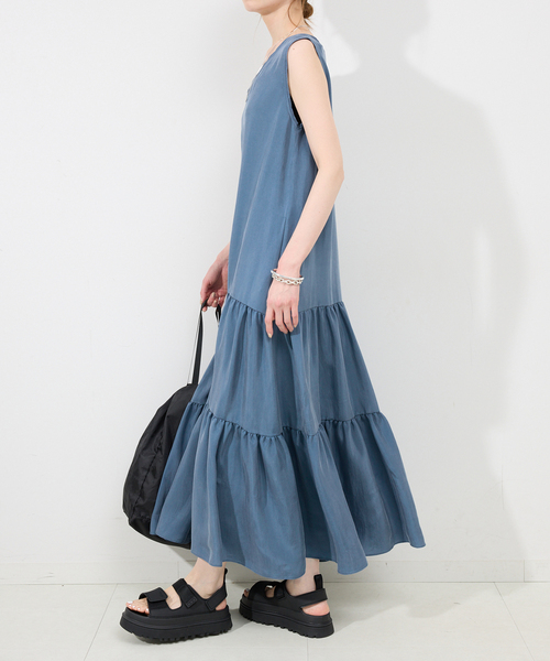SLOBE IENA(スローブイエナ)の「フィブリルティアードワンピース(ワンピース・レディース・ブルー系その他/ブラック・FREE)」の17枚目の写真