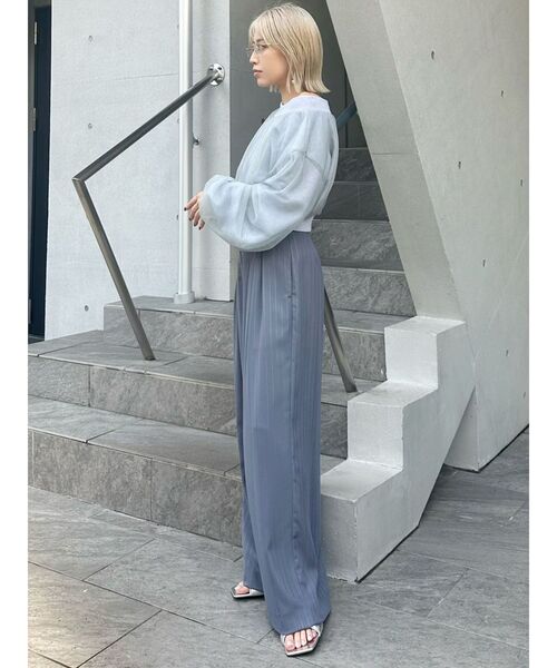 MURUA(ムルーア)の「ラメピンストライプタックワイドパンツ(その他パンツ・レディース・アイボリー/グレー・2/1)」の11枚目の写真