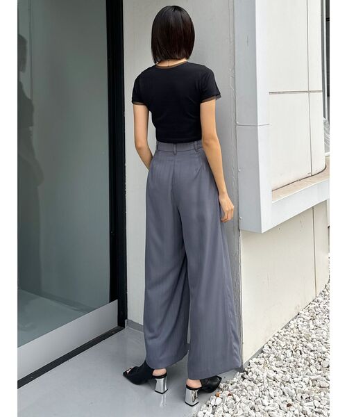 MURUA(ムルーア)の「ラメピンストライプタックワイドパンツ(その他パンツ・レディース・アイボリー/グレー・2/1)」の19枚目の写真