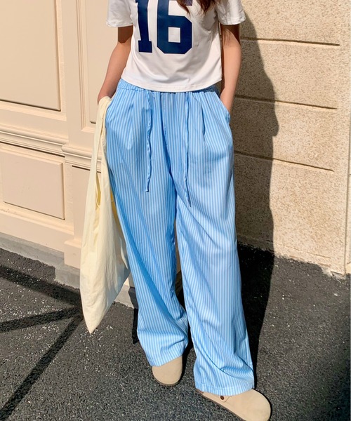 everycoco(エブリーココ)の「ストライプワイドストレートレッグパンツ(その他パンツ・レディース・ブルー・M/L)」の4枚目の写真