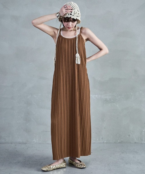 Fashion Letter（ファッションレター）の「プリーツキャミワンピース（ワンピース・レディース・チャコール/ブラウン/グレイッシュベージュ/ブラック/ゼブラ・M）」の4枚目の写真