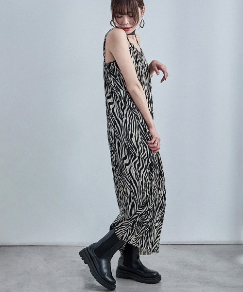 Fashion Letter（ファッションレター）の「プリーツキャミワンピース（ワンピース・レディース・チャコール/ブラウン/グレイッシュベージュ/ブラック/ゼブラ・M）」の16枚目の写真