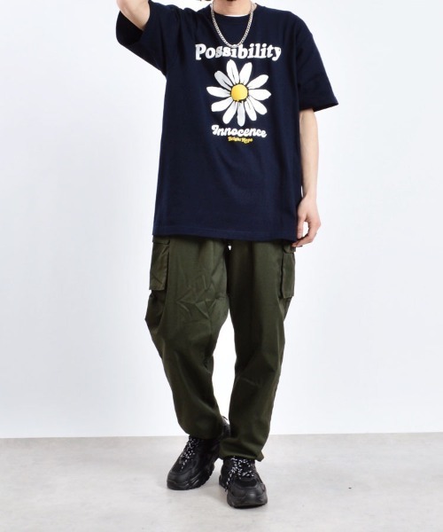 MODISH GAZE（モディシュガゼ）の「【MODISH GAZE】デイジープリントTシャツ（Tシャツ/カットソー・レディース・ネイビー/ブラック/ホワイト・X-LARGE/LARGE/MEDIUM）」の19枚目の写真