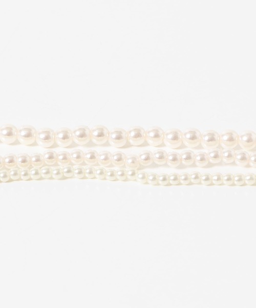 URBAN RESEARCH Sonny Label（アーバンリサーチサニーレーベル）の「三連パールネックレス（ネックレス・レディース・ホワイト・ONE）」の2枚目の写真