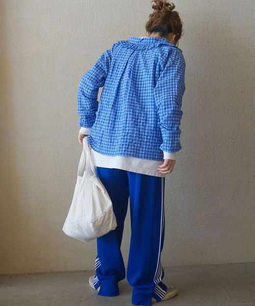 JOURNAL STANDARD LUXE(ジャーナルスタンダード ラックス)の「シャーリングローン フリルブラウス(シャツ/ブラウス・レディース・ブラック/ブルー系その他・FREE)」の4枚目の写真