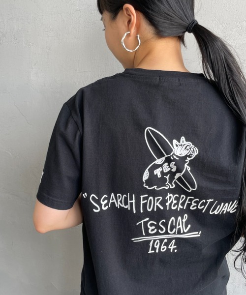 The Endless Summer（エンドレスサマー）の「[THE ENDLESS SUMMER/エンドレスサマー] 別注 手書き風ロゴ BUHIバックプリント Tシャツ（Tシャツ/カットソー・レディース・ホワイト/ネイビー/ブラック/グレー・M/L/XL）」の3枚目の写真