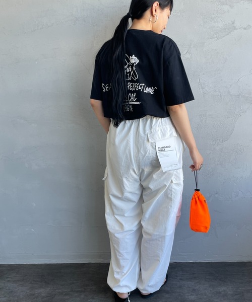 The Endless Summer（エンドレスサマー）の「[THE ENDLESS SUMMER/エンドレスサマー] 別注 手書き風ロゴ BUHIバックプリント Tシャツ（Tシャツ/カットソー・レディース・ホワイト/ネイビー/ブラック/グレー・M/L/XL）」の7枚目の写真