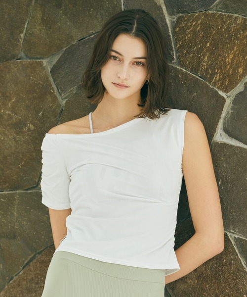 Julier Yoga and Relax(ジュリエヨガアンドリラックス)の「Julier Ecocoアシンメトリートップス(Tシャツ/カットソー・レディース・ネイビー/ホワイト/カーキ・1/0)」の1枚目の写真