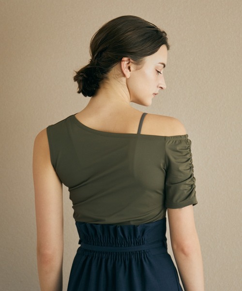 Julier Yoga and Relax(ジュリエヨガアンドリラックス)の「Julier Ecocoアシンメトリートップス(Tシャツ/カットソー・レディース・ネイビー/ホワイト/カーキ・1/0)」の12枚目の写真