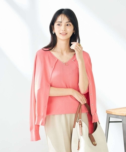 a.v.v(アーヴェヴェ)の「【接触冷感/UVカット/洗える】クルーネック美ラクるサマーカーディガン(カーディガン/ボレロ・レディース・グレー系その他/ホワイト/ブラック/ブルー/ダークインディゴブルー/ピンク・38/40/36/34/42)」の6枚目の写真