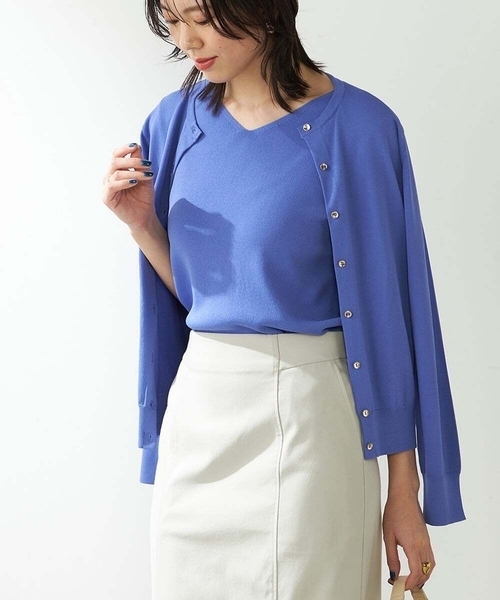 a.v.v(アーヴェヴェ)の「【接触冷感/UVカット/洗える】クルーネック美ラクるサマーカーディガン(カーディガン/ボレロ・レディース・グレー系その他/ホワイト/ブラック/ブルー/ダークインディゴブルー/ピンク・38/40/36/34/42)」の4枚目の写真