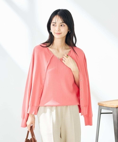 a.v.v(アーヴェヴェ)の「【接触冷感/UVカット/洗える】クルーネック美ラクるサマーカーディガン(カーディガン/ボレロ・レディース・グレー系その他/ホワイト/ブラック/ブルー/ダークインディゴブルー/ピンク・38/40/36/34/42)」の9枚目の写真