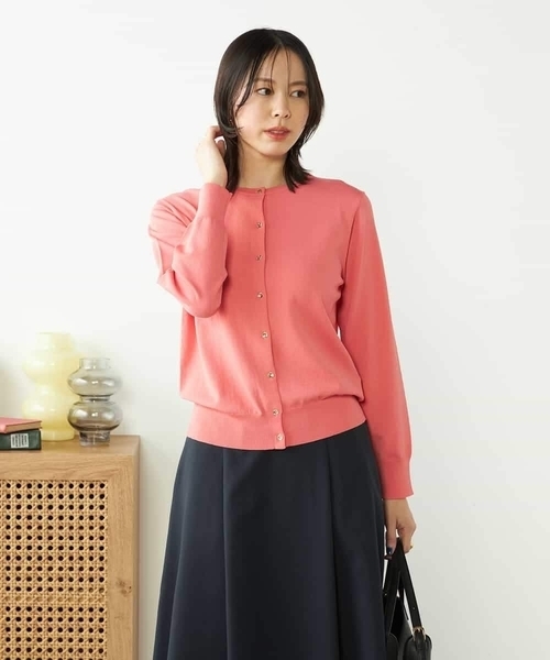 a.v.v(アーヴェヴェ)の「【接触冷感/UVカット/洗える】クルーネック美ラクるサマーカーディガン(カーディガン/ボレロ・レディース・グレー系その他/ホワイト/ブラック/ブルー/ダークインディゴブルー/ピンク・38/40/36/34/42)」の13枚目の写真