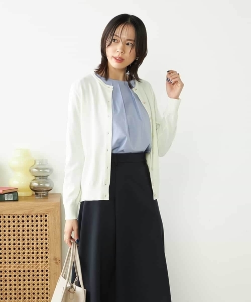 a.v.v(アーヴェヴェ)の「【接触冷感/UVカット/洗える】クルーネック美ラクるサマーカーディガン(カーディガン/ボレロ・レディース・グレー系その他/ホワイト/ブラック/ブルー/ダークインディゴブルー/ピンク・38/40/36/34/42)」の7枚目の写真