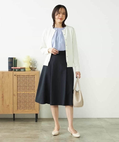 a.v.v(アーヴェヴェ)の「【接触冷感/UVカット/洗える】クルーネック美ラクるサマーカーディガン(カーディガン/ボレロ・レディース・グレー系その他/ホワイト/ブラック/ブルー/ダークインディゴブルー/ピンク・38/40/36/34/42)」の8枚目の写真