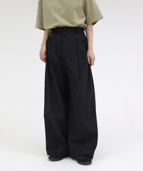 lit(リット)の「D Ring Tuck Pants(スラックス・レディース・ブラック/チャコールグレー・36/38)」の2枚目の写真