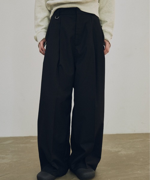 lit(リット)の「D Ring Tuck Pants(スラックス・レディース・ブラック/チャコールグレー・36/38)」の5枚目の写真