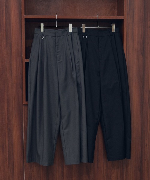 lit(リット)の「D Ring Tuck Pants(スラックス・レディース・ブラック/チャコールグレー・36/38)」の3枚目の写真