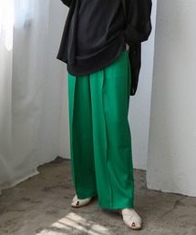 リラックスフィット センタープレスストレートパンツ