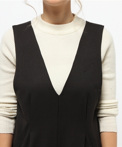 mystic(ミスティック)の「【mystic】Vネックサロペット(サロペット/オーバーオール・レディース・ブラック/キャメル/グレー・フリ-)」の11枚目の写真