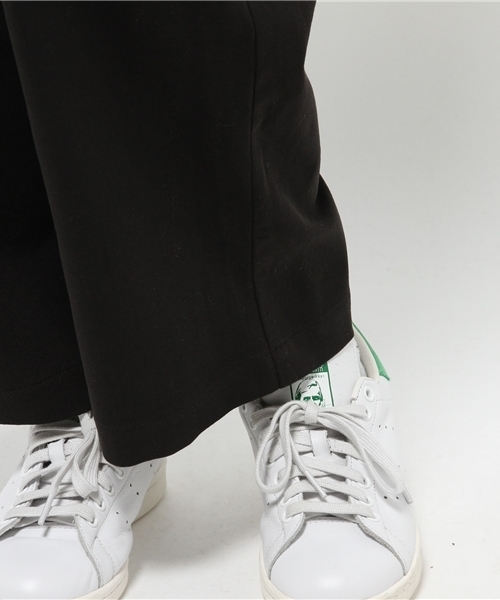 mystic(ミスティック)の「【mystic】Vネックサロペット(サロペット/オーバーオール・レディース・ブラック/キャメル/グレー・フリ-)」の6枚目の写真