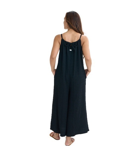 BILLABONG(ビラボン)の「BILLABONG レディース 【CHILLWEAR】 POLY SHIRRING COMBINAISON ロングパンツ 【2025年夏モデル】/ワイドパンツサロペット(サロペット/オーバーオール・レディース・ブラック/ブラウン系その他・MEDIUM)」の3枚目の写真