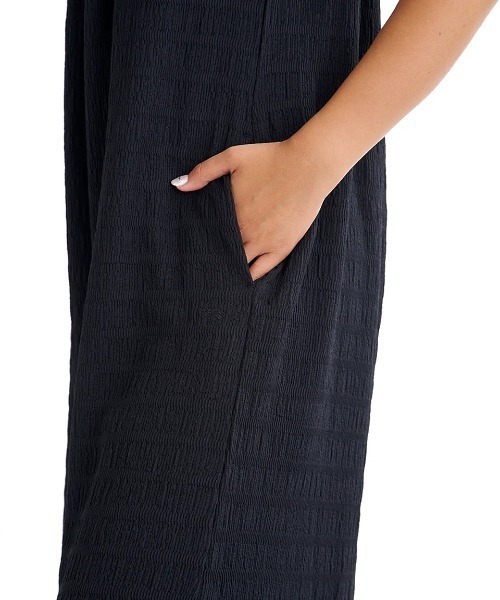 BILLABONG(ビラボン)の「BILLABONG レディース 【CHILLWEAR】 POLY SHIRRING COMBINAISON ロングパンツ 【2025年夏モデル】/ワイドパンツサロペット(サロペット/オーバーオール・レディース・ブラック/ブラウン系その他・MEDIUM)」の5枚目の写真