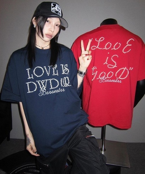 FreeZone(フリーゾーン)の「【立体パール】メッセージロゴ オーバーサイズTシャツ(Tシャツ/カットソー・メンズ・レッド/ネイビー/ブラック・F)」の3枚目の写真