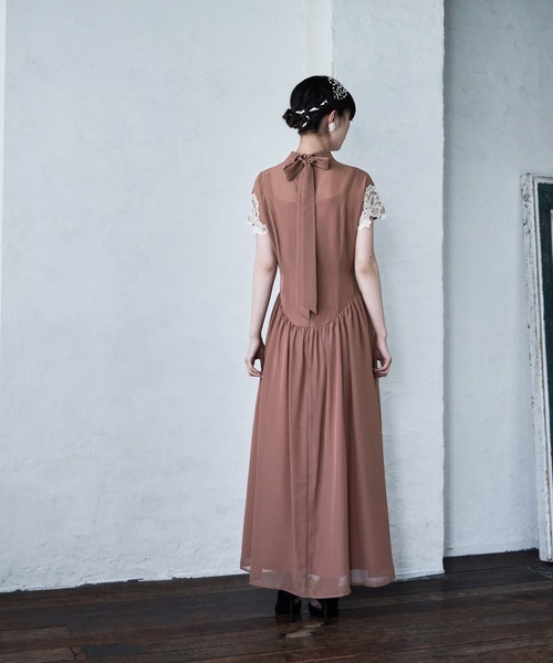 etoll.（エトル）の「ドロップウエストレーススリーブ オケージョンドレス│Dropped waist lace sleeve dress（ドレス・レディース・ライトカーキ/パープル/ブラック/スモークピンク・M/L）」の7枚目の写真